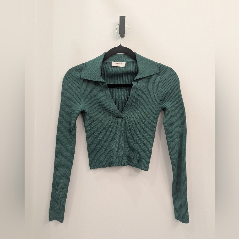 Babaton Deep Green Ribbed V-Neck Blouse